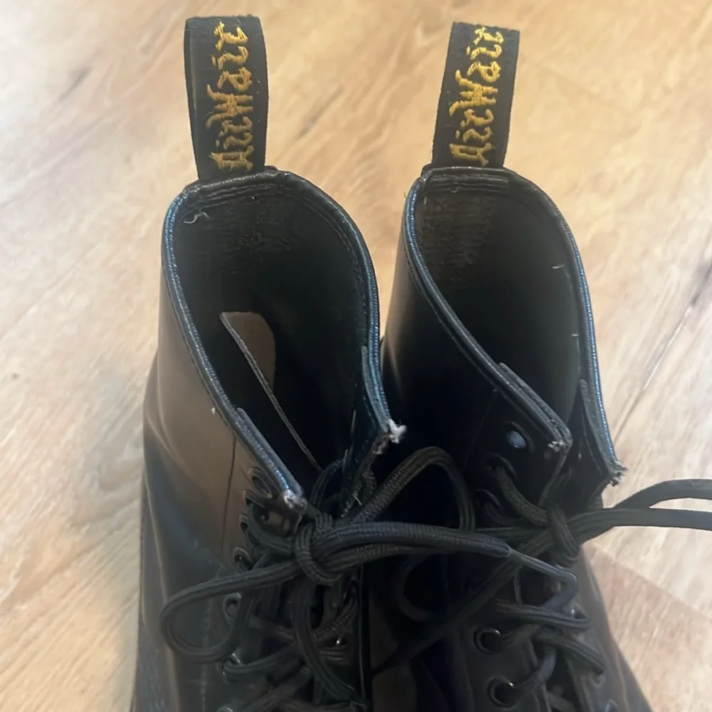 Dr.Martens Black Ankle Boots Size EU38 / 7 Gently Used